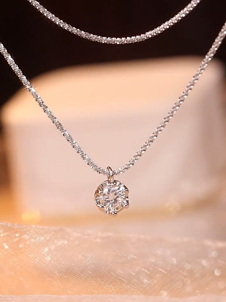 Women’s Brilliant & Charm Crown Charm Necklace, Spring Street Style Fashion Silver Plating Necklace, Trendy Shiny Luxury Clavicle Chain Matching Women Accessories