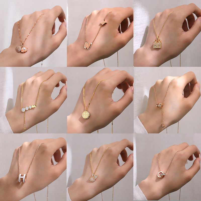 Korean Version Of The Simple Titanium Steel Necklace Female 18k Rose Gold Four-leaf Clover Shell Pendant Ins Tide Net Red Explosion Style Collarbone Chain