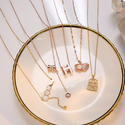 Korean Version Of The Simple Titanium Steel Necklace Female 18k Rose Gold Four-leaf Clover Shell Pendant Ins Tide Net Red Explosion Style Collarbone Chain