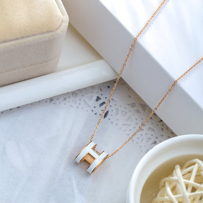 Korean Version Of The Simple Titanium Steel Necklace Female 18k Rose Gold Four-leaf Clover Shell Pendant Ins Tide Net Red Explosion Style Collarbone Chain