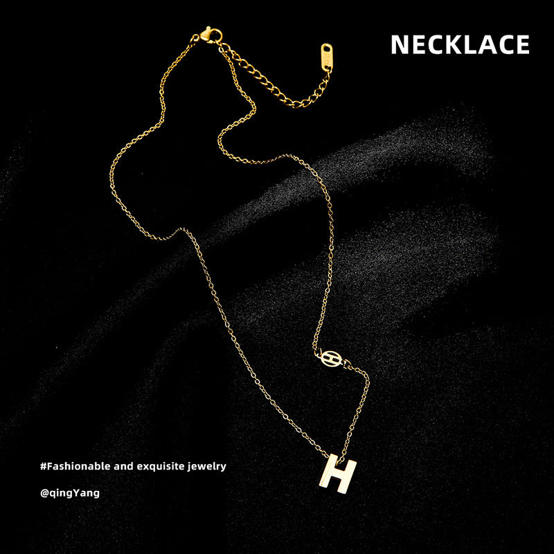 Korean Version Of The Simple Titanium Steel Necklace Female 18k Rose Gold Four-leaf Clover Shell Pendant Ins Tide Net Red Explosion Style Collarbone Chain