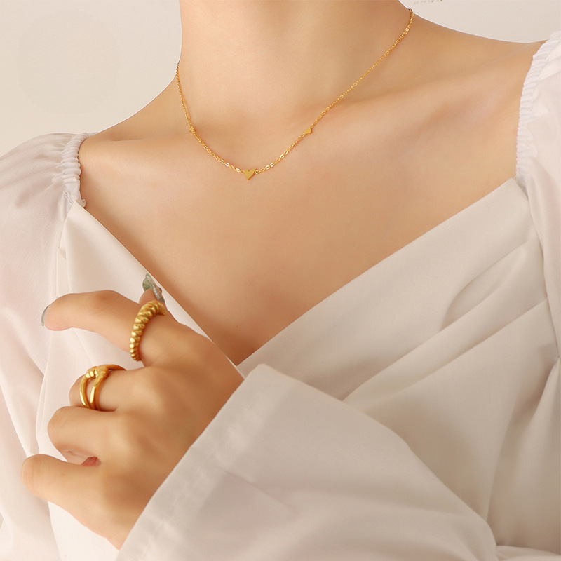 Japanese And Korean New Style Minimalist Exquisite Joker Small Love Necklace Niche Design Titanium Steel Gold Plated Clavicle Chain Jewelry Women